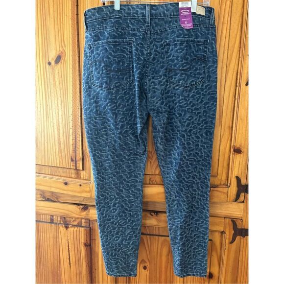 NWT Levi’s Signature Cheetah Skinny Jeans - Picture 3 of 5